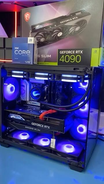 PC com Intel Core i9 e placa de vídeo RTX 4090, ventoinhas azuis acesas, montado na loja